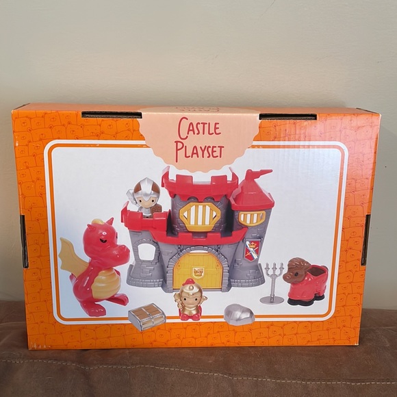 Castle Playset - Picture 2 of 2